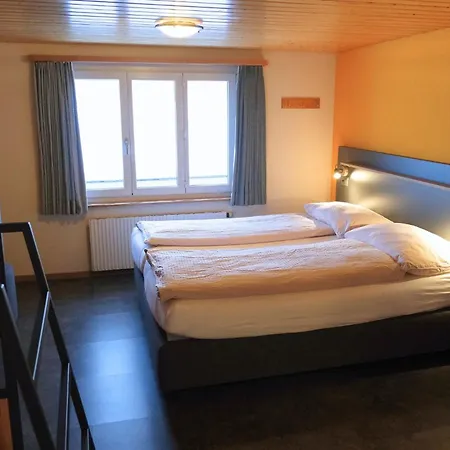 بيت شباب Eiger Easy