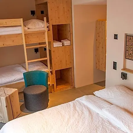 Hostel Eiger Easy *