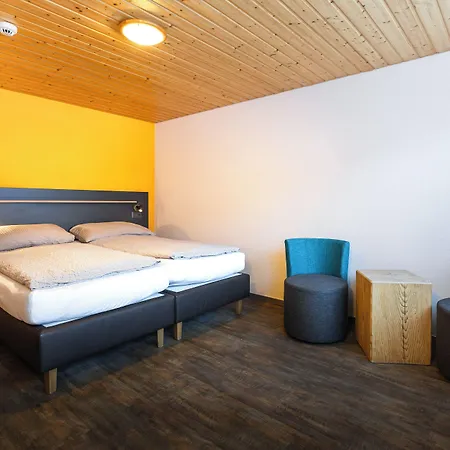 Eiger Easy Hostal *